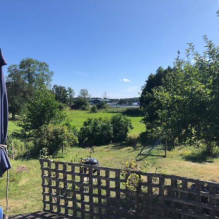 Semesterhus I Stockholms Skaergard, Runmaroe Vaermdoe Namdo Kültér fotó